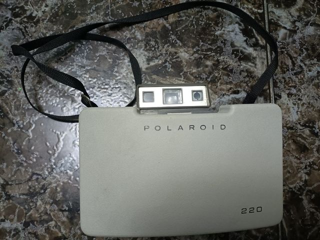 Polaroid Automatic 220 cámara