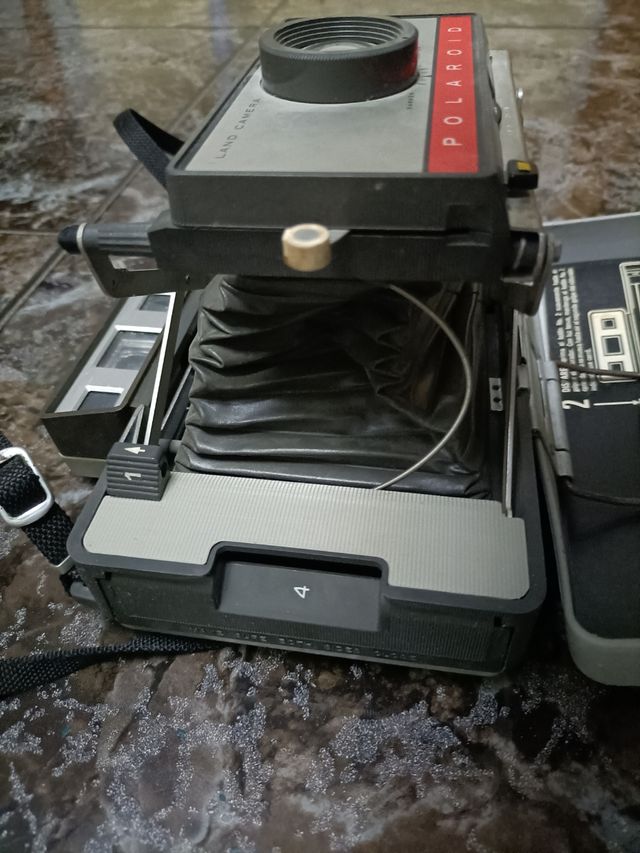 Polaroid Automatic 220 cámara