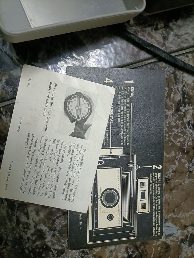 Polaroid Automatic 220 cámara