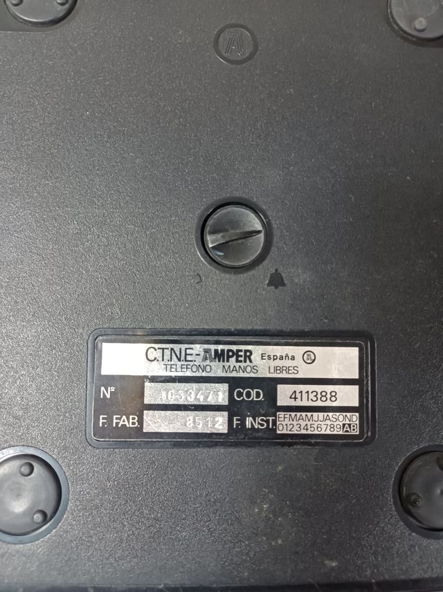 Teléfono fijo antiguo verde