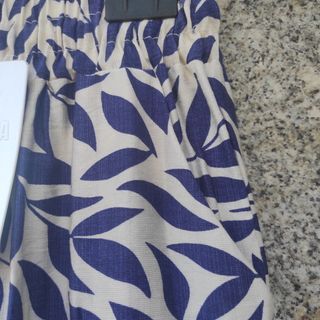 Calças tamanho M - Folhas azuis