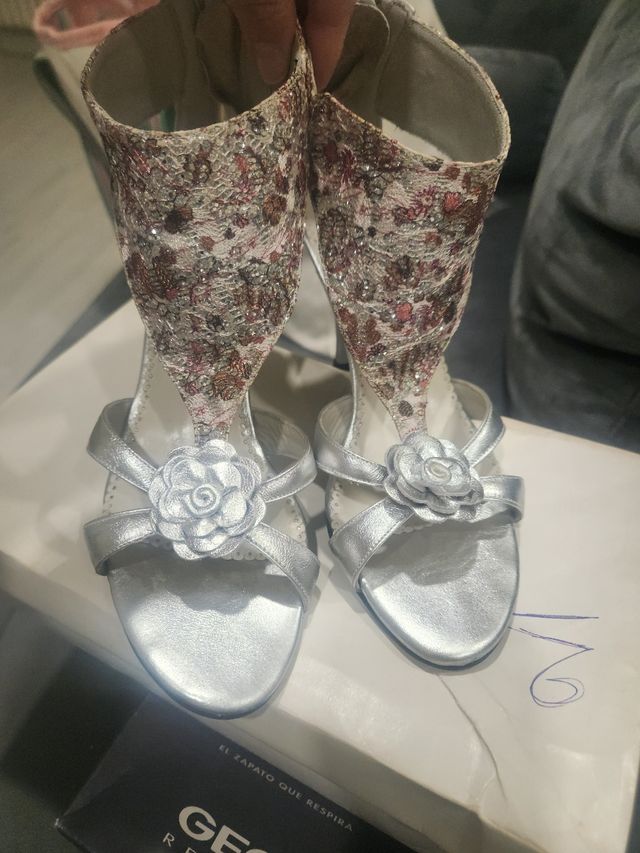 Sandalias plateadas fiesta