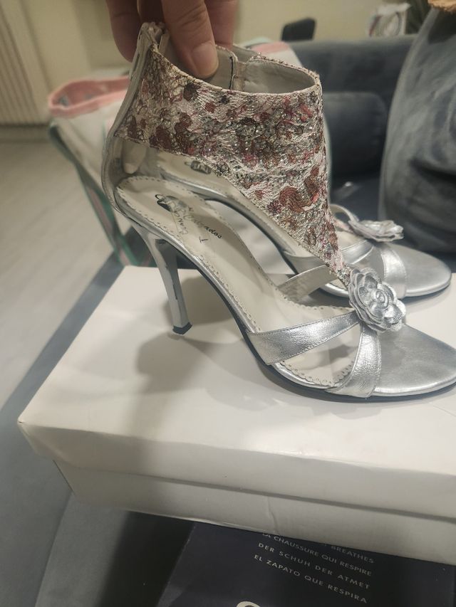 Sandalias plateadas fiesta