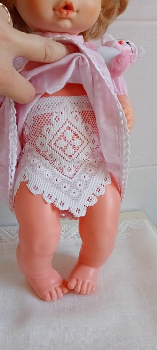 Preciosa muñeca de los años 60-70.