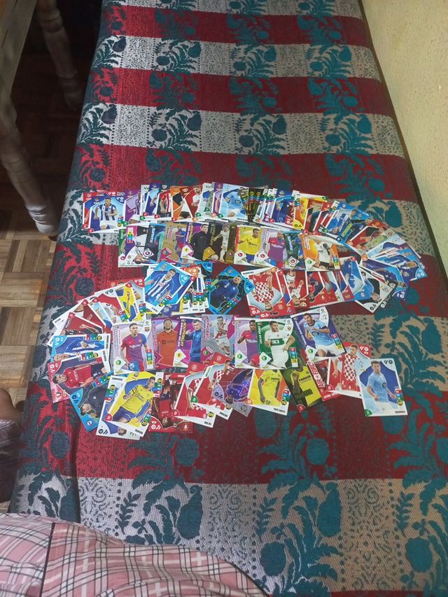 Adrenalyn XL 2021-2022 & 2024-2025