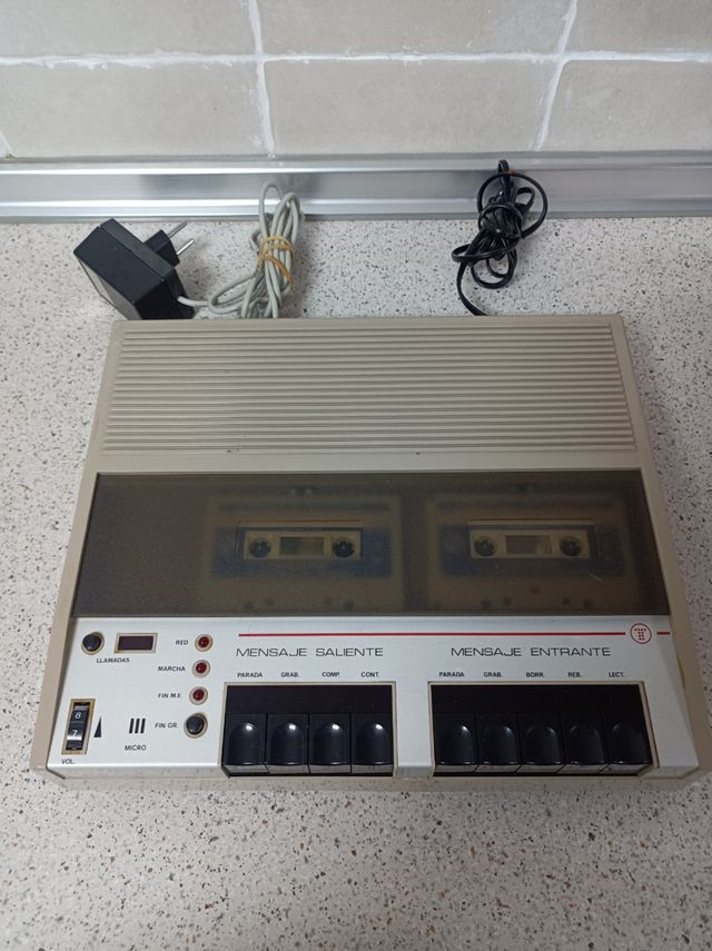 Contestador automático antiguo