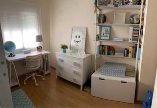 Cómoda Koppang ikea blanca y cajón Smastad