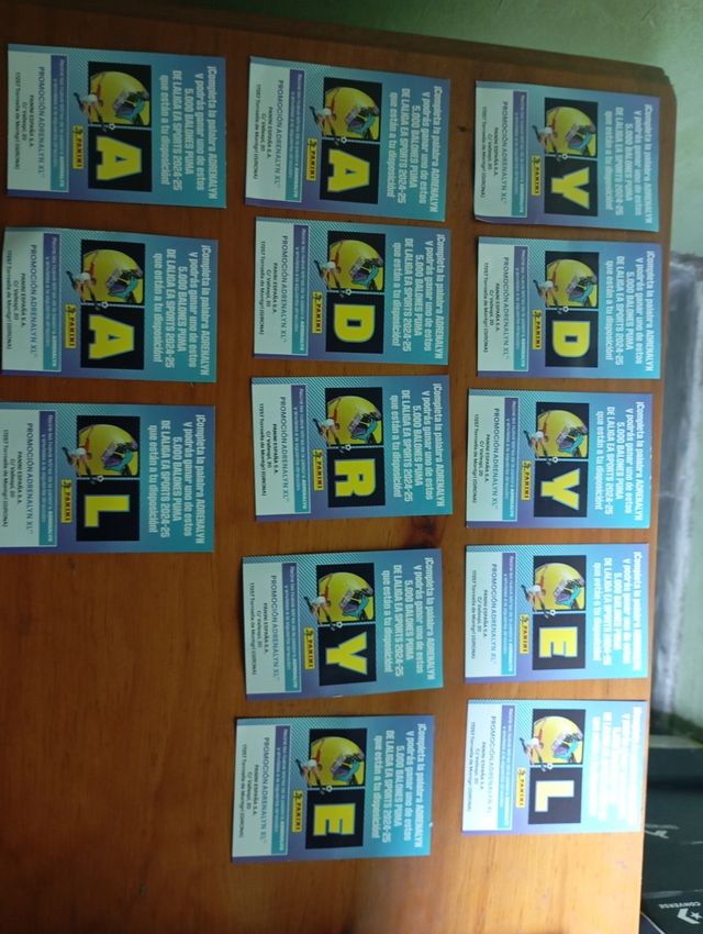 12 cartas Panini Adrenalyn XL