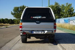 Mitsubishi L 200 2000