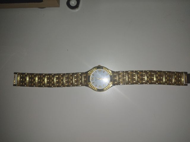 Reloj dorado mujer