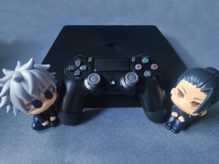 Sony PlayStation 4 Slim - 500 Gb - Restaurada