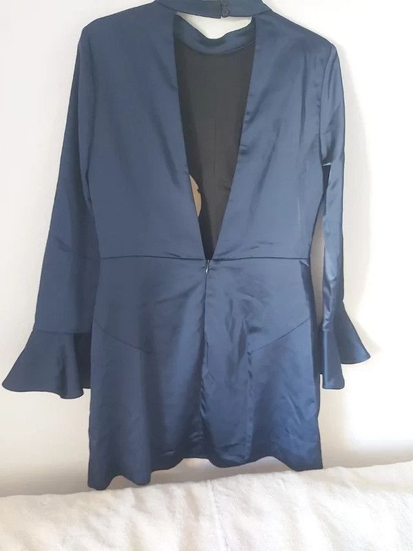 Vestido azul marino satinado