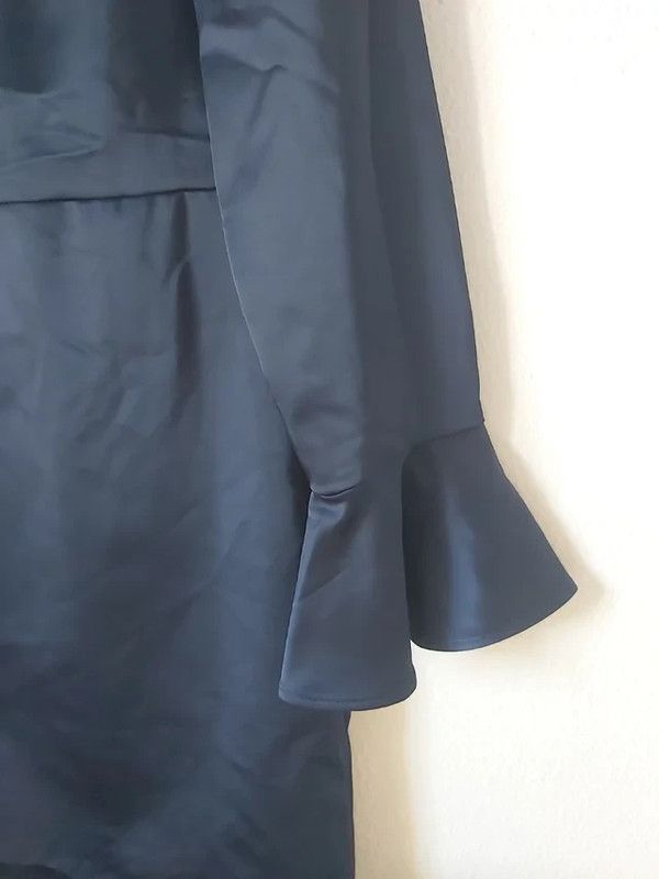 Vestido azul marino satinado