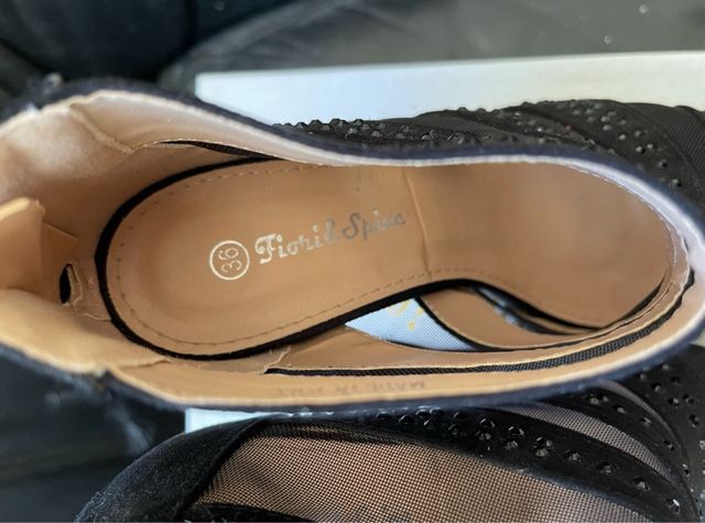 Scarpe eleganti tacco alto