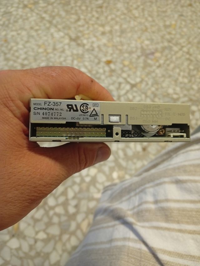 Disquetera Roland G800