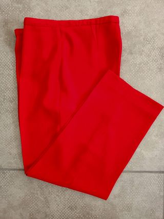 Traje chaqueta y pantalón. Manga corta rojo XL