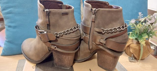 Botines Mustang marrón