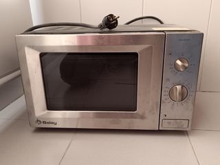 Microondas integrable Balay 800W