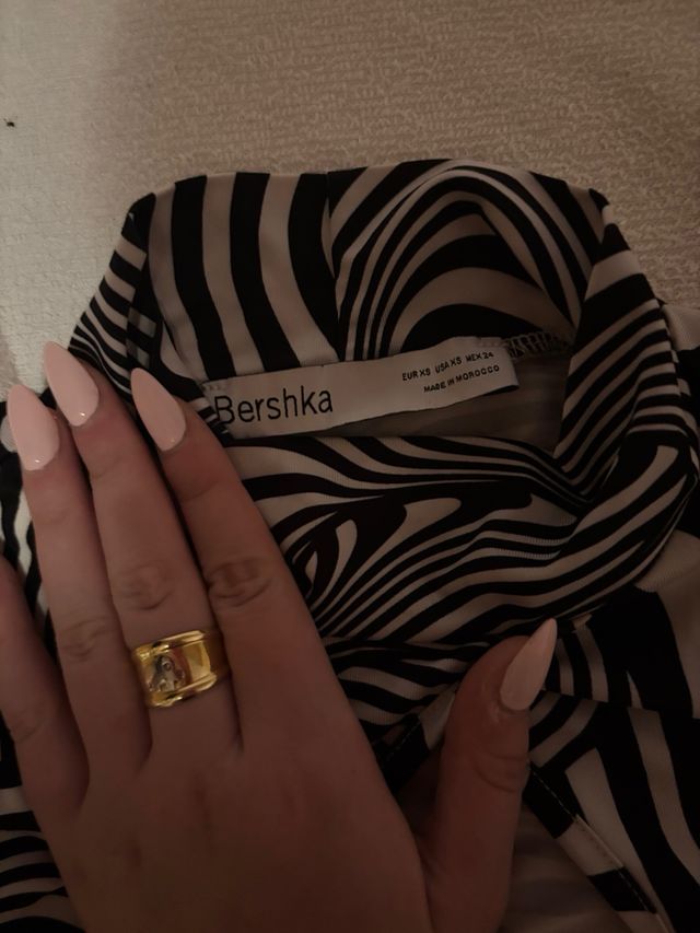 Top cuello alto Bershka