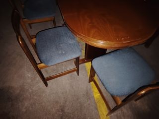Mesa ovalada + 6 sillas