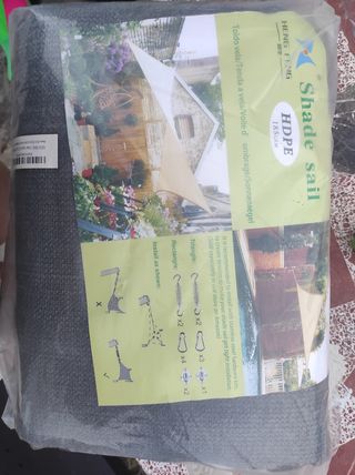 Toldo vela rectangular sin abrir