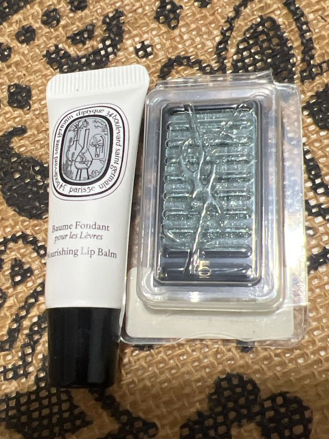 Sombra YSL + bálsamo Diptyque