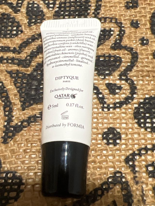 Sombra YSL + bálsamo Diptyque