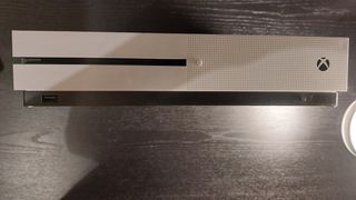 Xbox One S bianca - console e controller