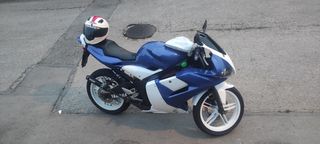 Yamaha TZR 50 - Motocicleta