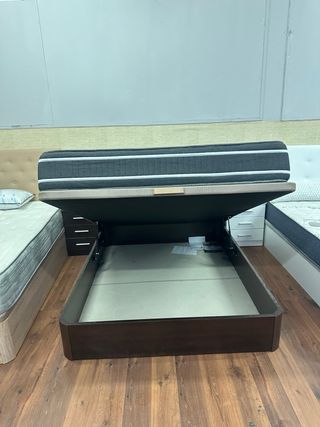 Canapés y colchones  camas en liquidacion
