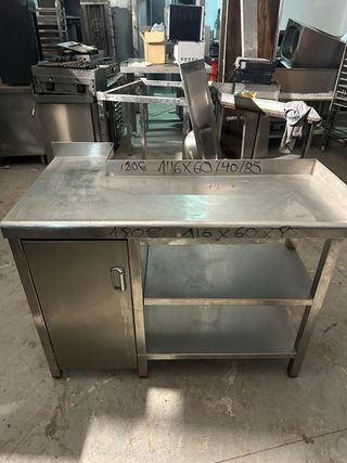 Mesa acero inoxidable 116x60x85 en perfectl estado