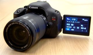 Canon 600d 18MP Full HD 1080p Pantalla Selfie