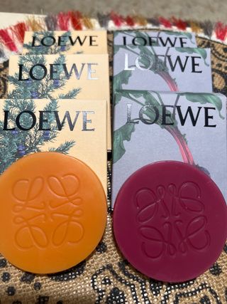 Pastillas perfumadas LOEWE (3 naranjas, 3 moradas)