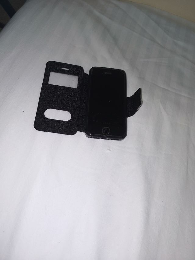 iPhone 5 vintage - copertina nera, segni d'uso