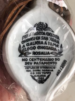 Medallón Rosalia Castro sargadelos numerado descat