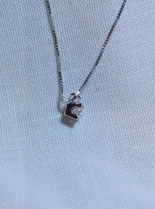 Colgante diamante solitario 18k