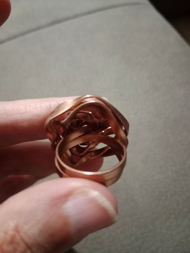 Anillo artesanal dorado