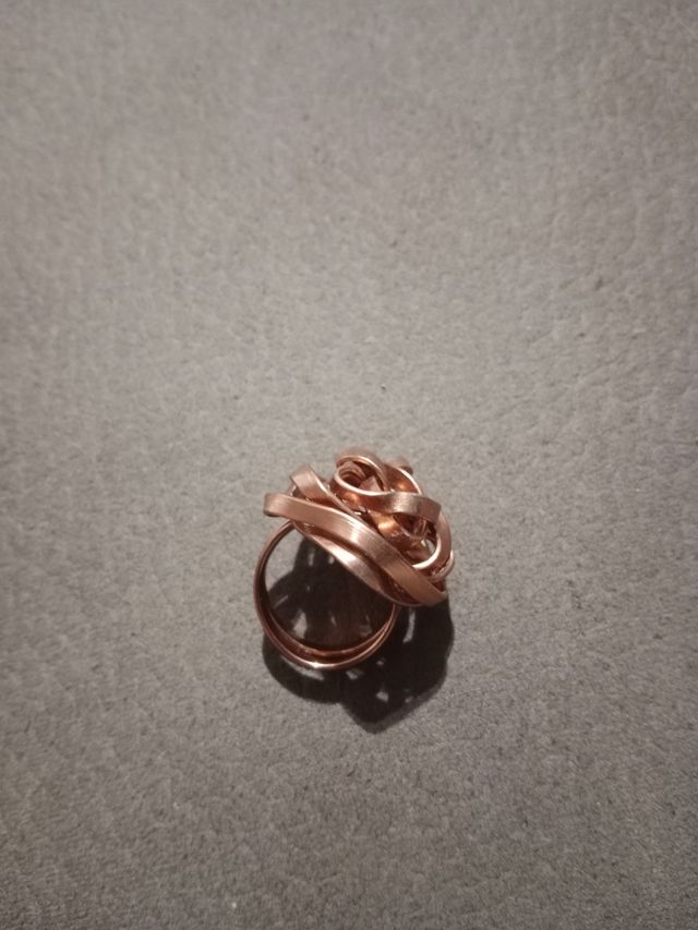 Anillo artesanal dorado