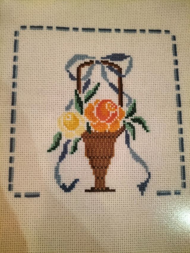 Lote de 2 Cuadros Punto Cruz Bordados