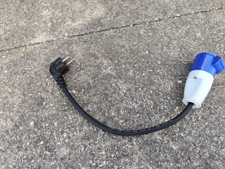 Adaptador corriente caravana camping 
