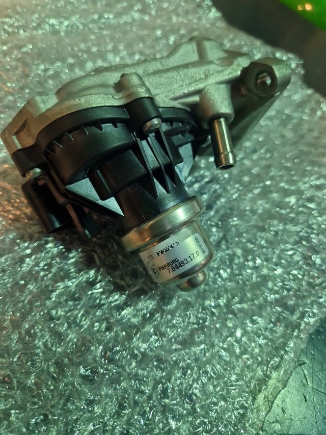 BMW EGr 11718513132 - Pierburg 704493170