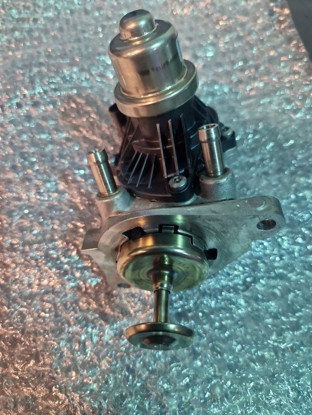 BMW EGr 11718513132 - Pierburg 704493170