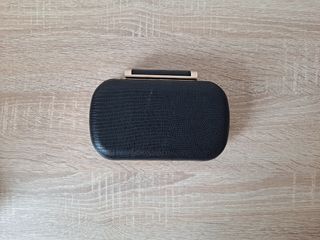 Bolso negro de fiesta