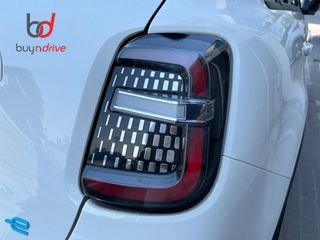 Fiat 600e 54kwh 115kw (156cv) Red