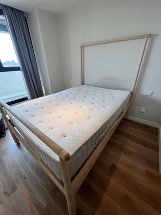 Cama matrimonio Ikea 190x140 beige