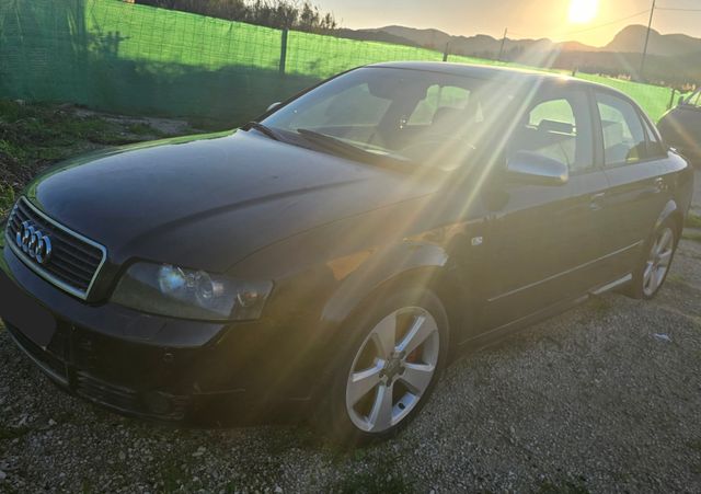 Audi A4 piezas - Motor roto, sin papeles