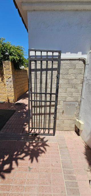 Reja 2 puertas con cerradura