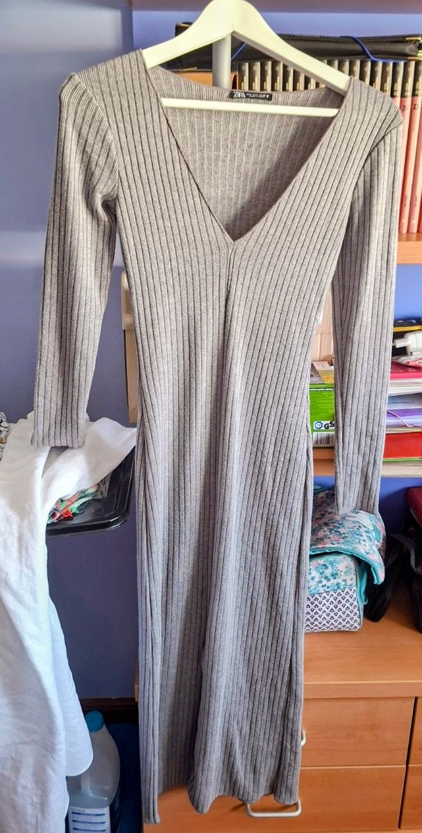Abito midi a costine grigio Zara