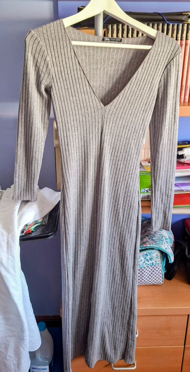Abito midi a costine grigio Zara