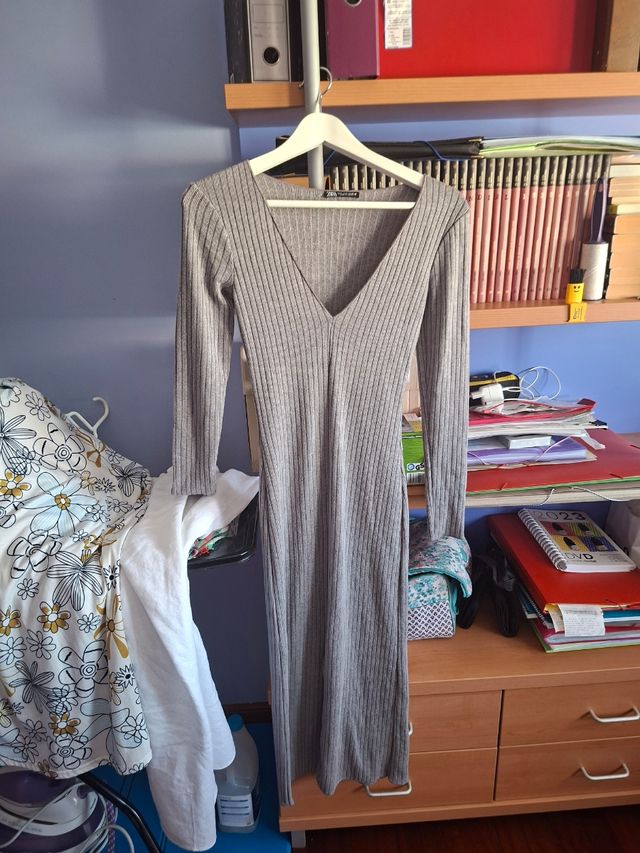 Abito midi a costine grigio Zara